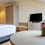 Mercure Frankfurt Airport 4*