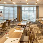 Hotel Mercure Frankfurt Airport 4*