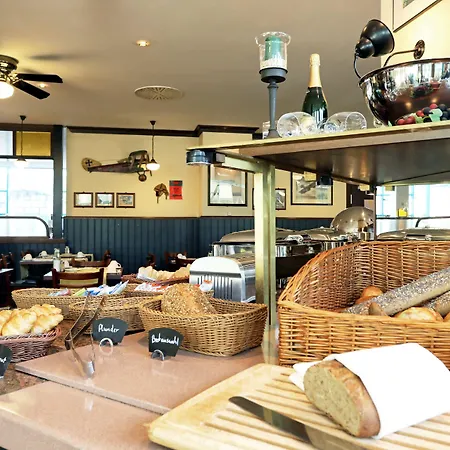 Mercure Frankfurt Airport 4*