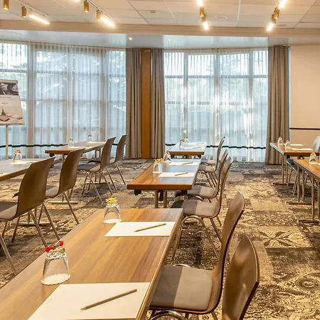 Hotel Mercure Frankfurt Airport 4*