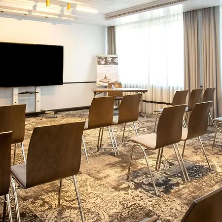 Mercure Frankfurt Airport 4*