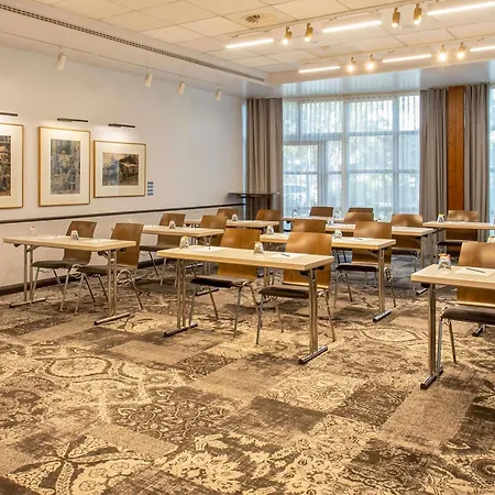 Mercure Frankfurt Airport 4*