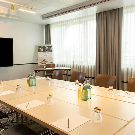 Hotel Mercure Frankfurt Airport 4*