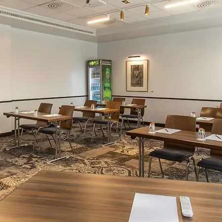 Mercure Frankfurt Airport 4*