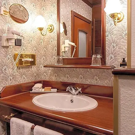 Mercure Frankfurt Airport Hotel 4*