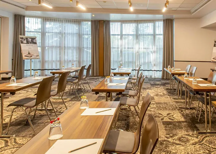 Hotel Mercure Frankfurt Airport 4*